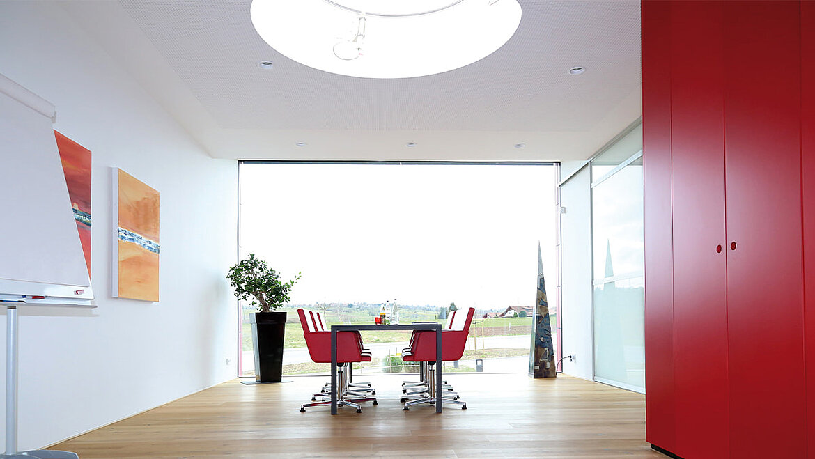 Meeting room with daylight Meeting room with daylight | insights by LAMILUX