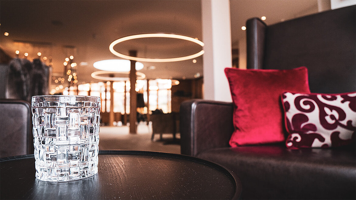 Lobby of Hotel Brunnenhaus, Schloss Landau Seating area in the lobby of Hotel Brunnenhaus, Schloss Landau | insights by LAMILUX