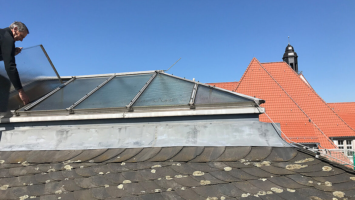 Labor court in Bielefeld with installed glass roof that needs to be renovated