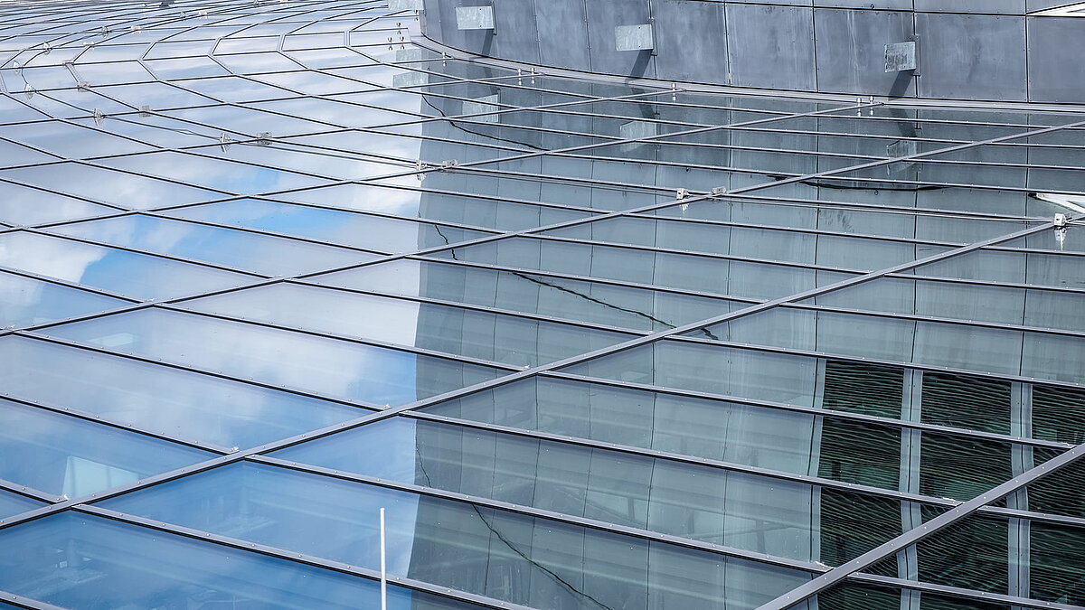 Close-up of the glass roof at BMW Group Research and Innovation Center FIZ.