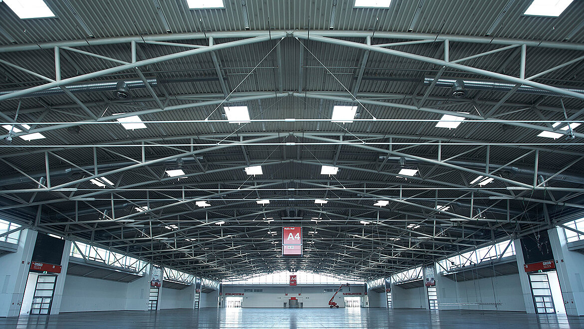 LAMILUX Skylight Domes in industrial hall providing extensive daylight illumination