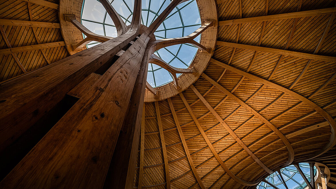 New PR60 glass roofs in the existing roof structure of the Solemar thermal baths