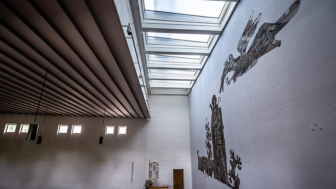 Daylight for the listed Paulus Church thanks to flat roof windows FE