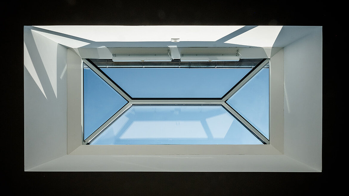 LAMILUX flat roof window as a hipped roof in Hamburg