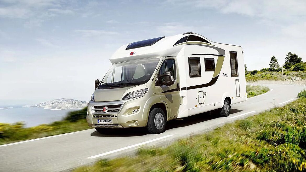 Caravan on the road | insights by LAMILUX
