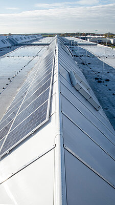 LAMILUX Continous Rooflight S Energyline - Logistics Center, Hoppegarten