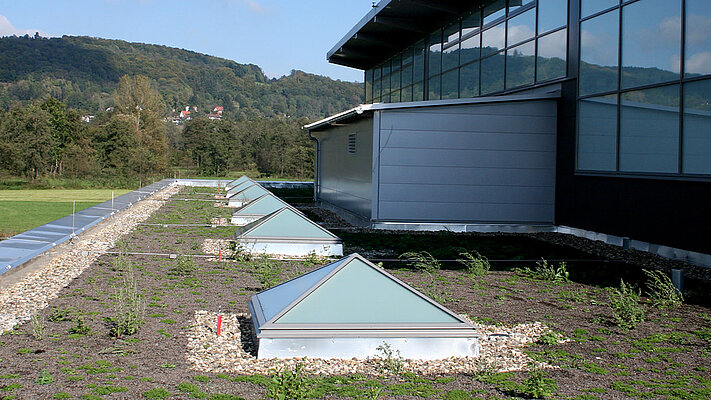 Ventanas de cubierta plana piramidal o a cuatro aguas