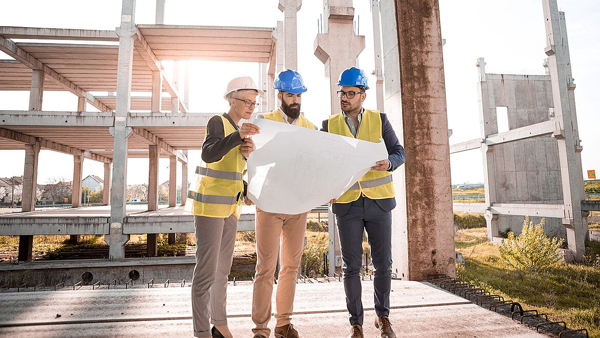 architects on the building site architects on the construction site | insights by LAMILUX