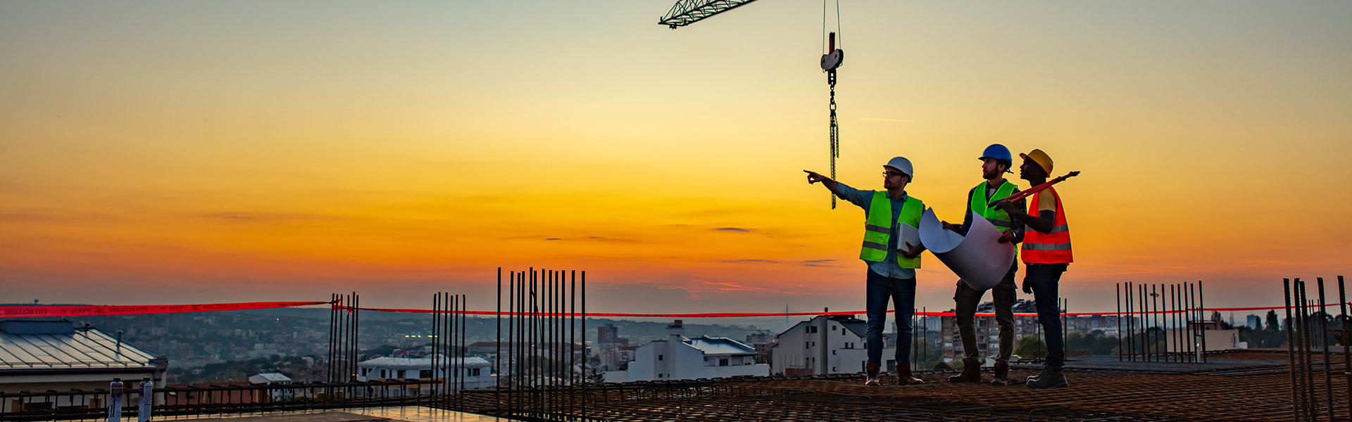 LAMILUX Sanierungsspezialisten Projektbesprechung Baustelle Flachdach | insights by LAMILUX