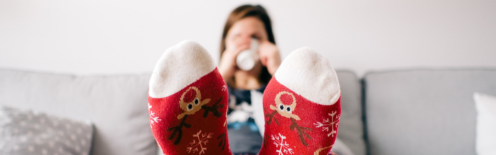 Warme Socken beim Fernsehen | insights by LAMILUX