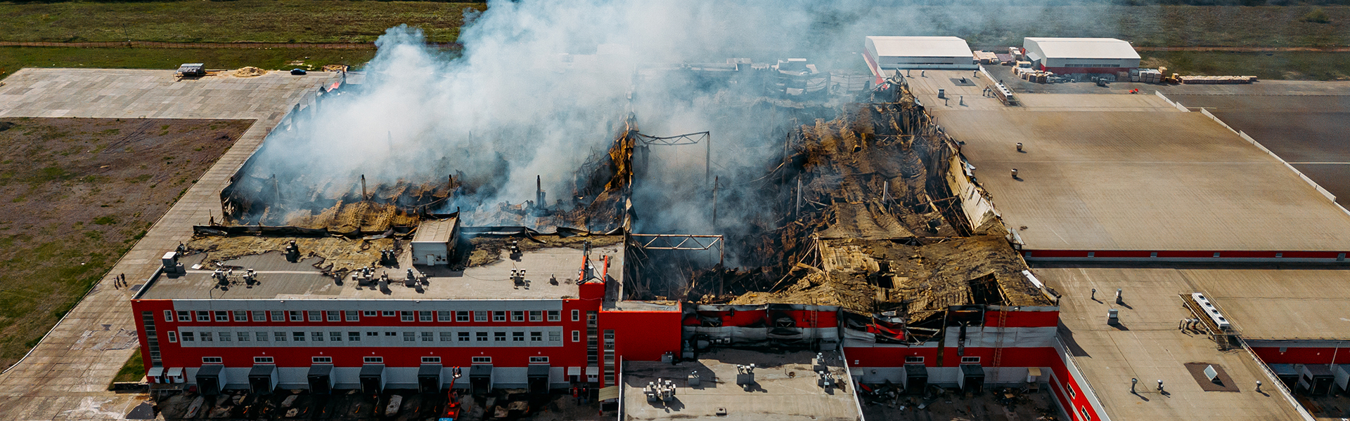 Vorbeugender Brandschutz zur Brandverhinderung auf dem Flachdach | insights by LAMILUX
