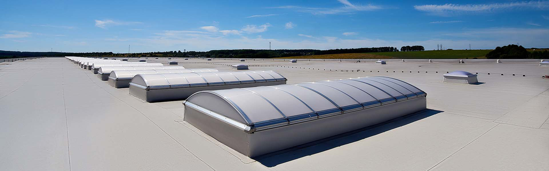 Lichtband auf Industriehalle | insights by LAMILUX