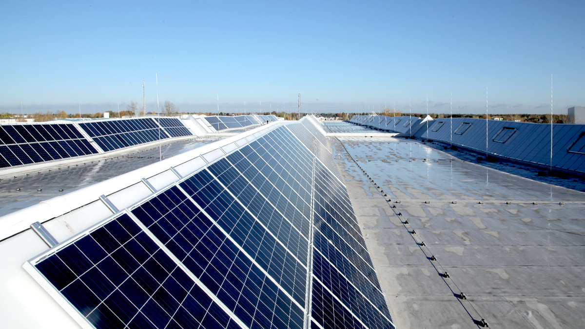 Continuous Rooflight with Photovoltaics LAMILUX