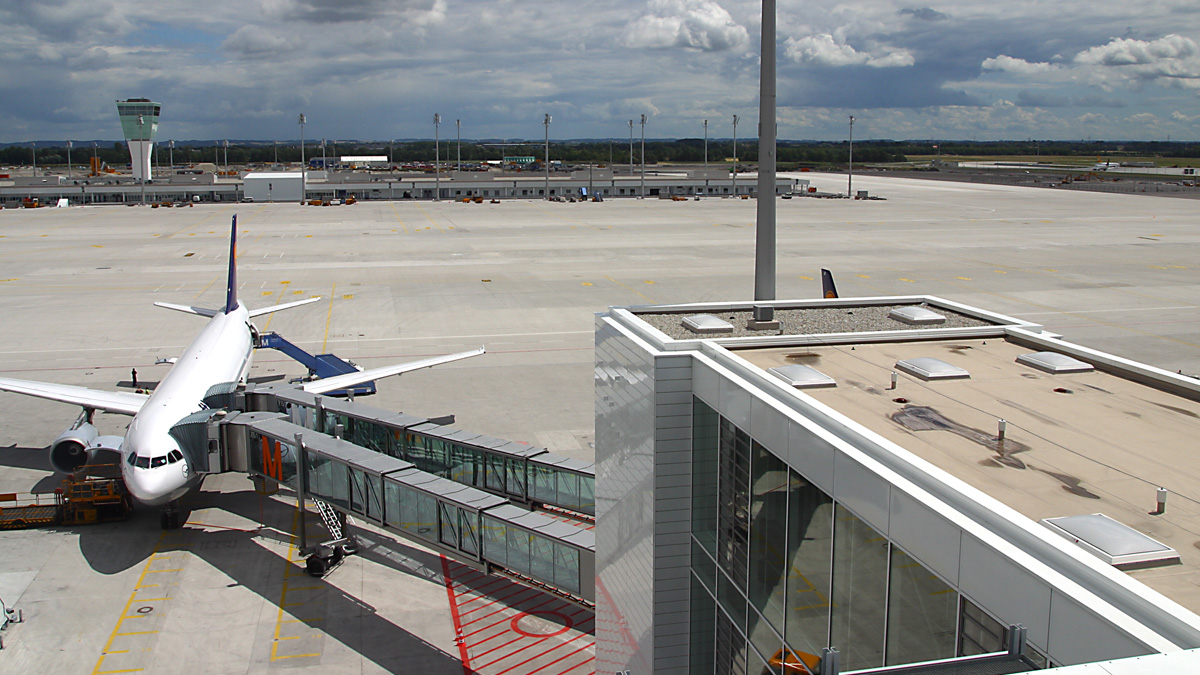 LAMILUX Solutions For Building Control Systems at the Departure Lounge Terminal 2 in Munich (Germany)