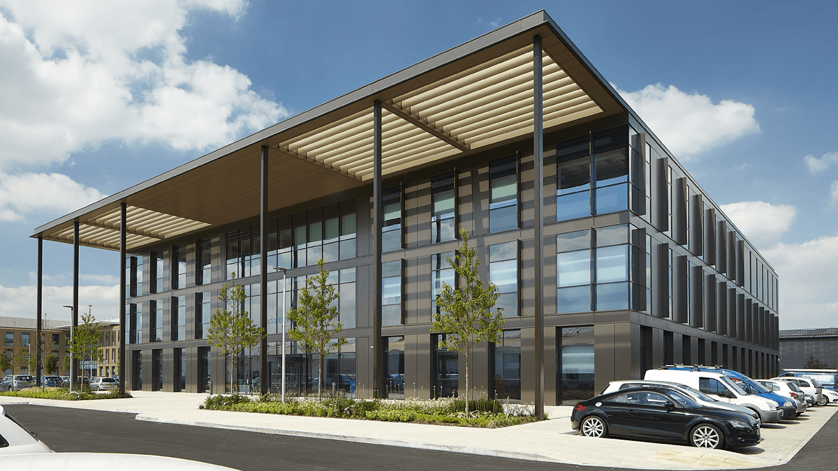 LAMILUX Glass Roof PR60 at the Commercial Building of EZ1 - Milton Park in Abingdon (England)