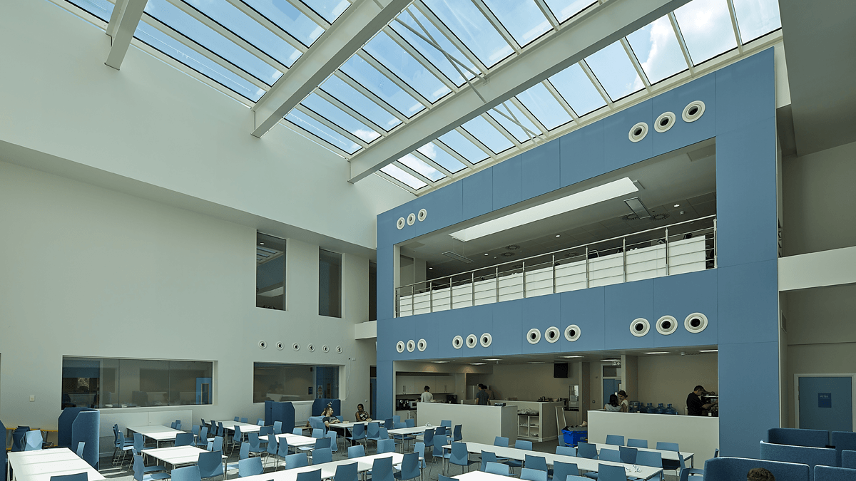 LAMILUX Glass Roof PR60 at the Commercial Building of EZ1 - Milton Park in Abingdon (England)