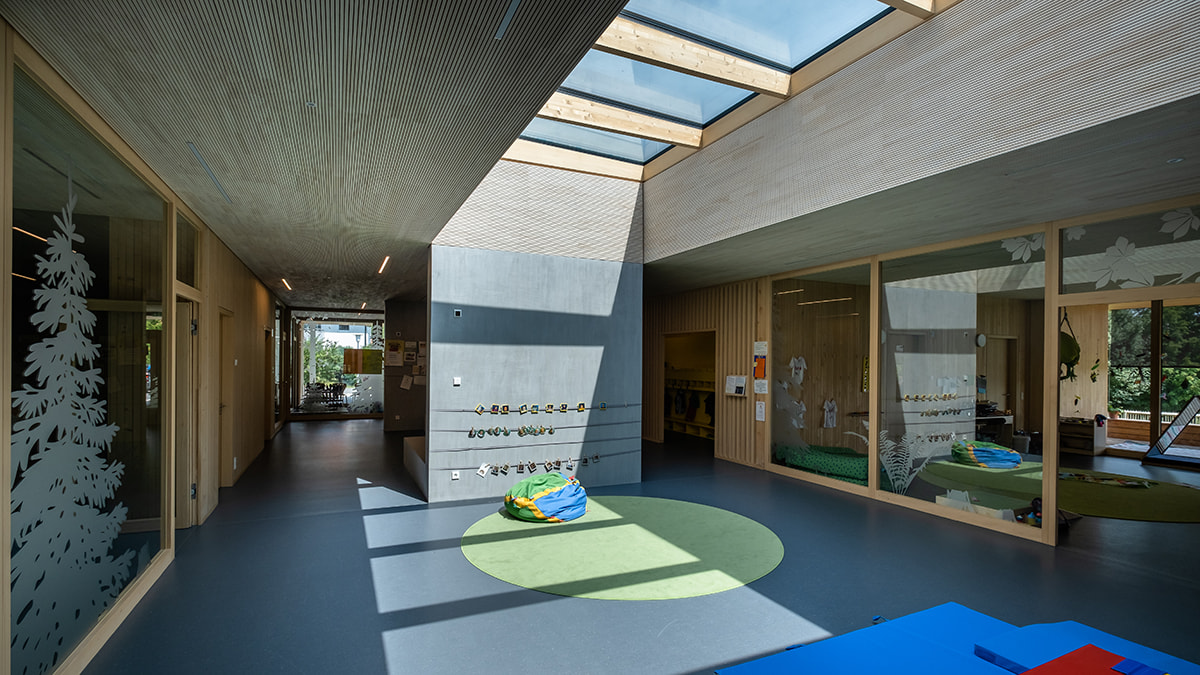 The Glass Roof PR60 floods the kindergarten with daylight