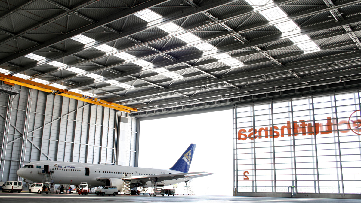 LAMILUX Continuous Rooflight B at the A380 Assembly Hangar in Frankfurt (Germany)