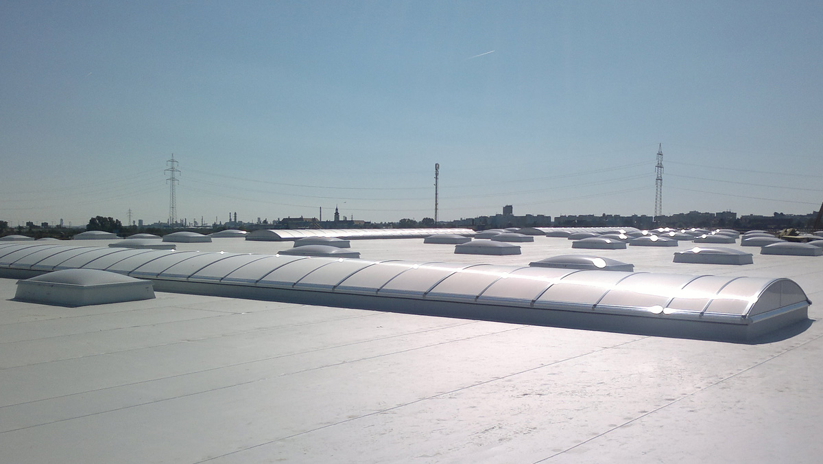 LAMILUX Rooflight Dome at the warehouse METRO in Simmering, Vienna